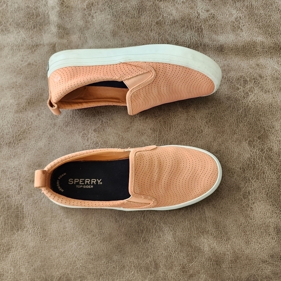 Sperry Women's Crest Twin Gore Leather Wave Perforated Sneaker - Picture 2 of 7